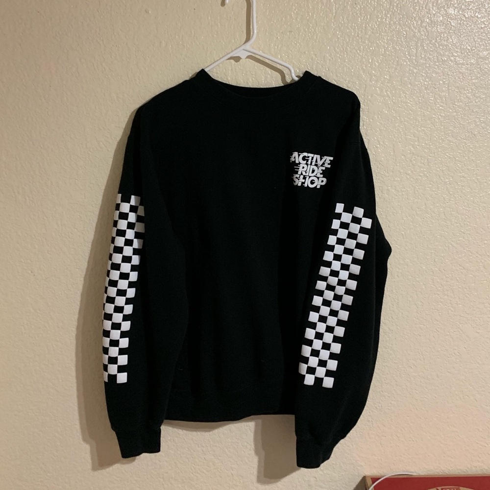 I’m selling a sweatshirt from active ride shop.